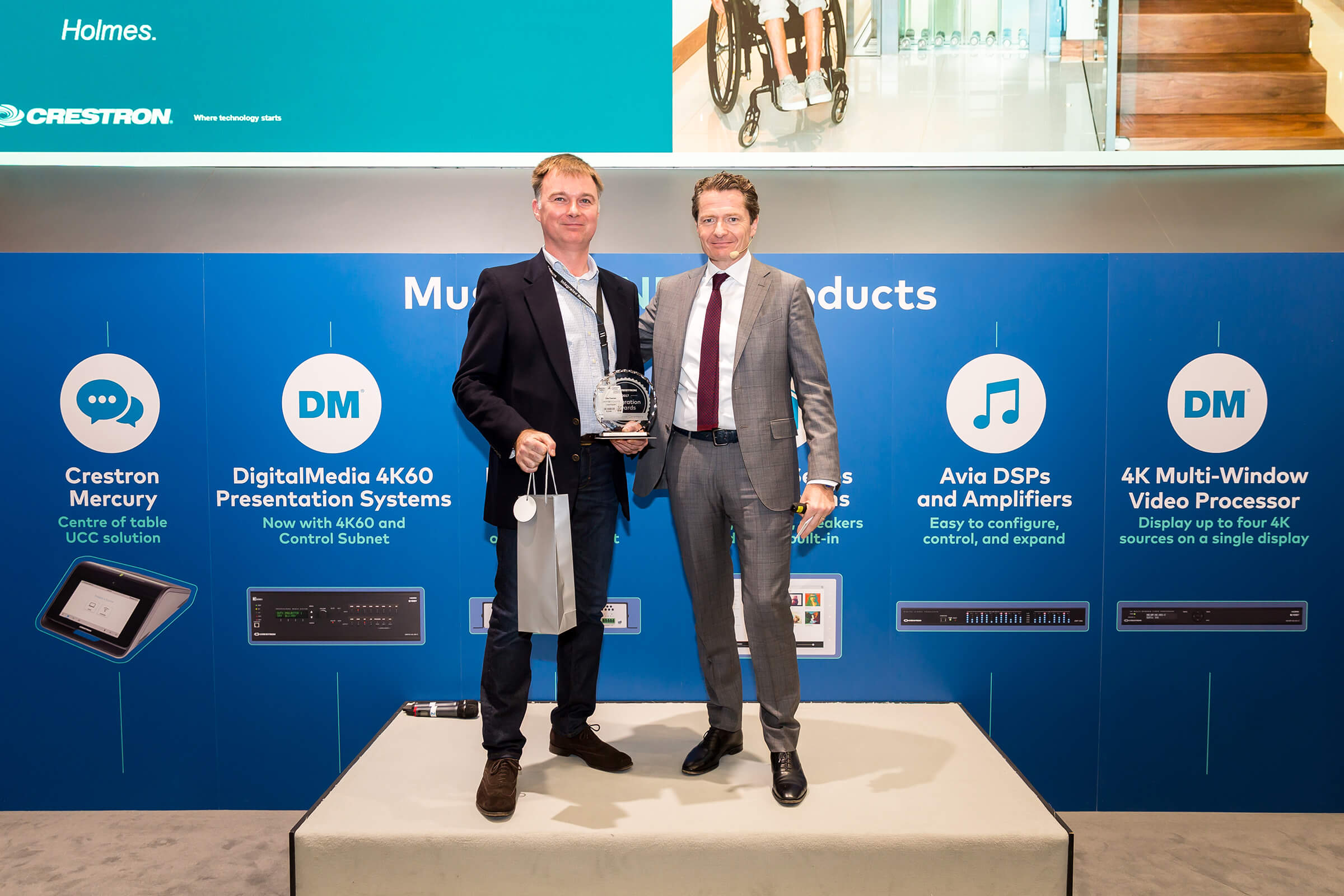Award presentation Crestron 2017